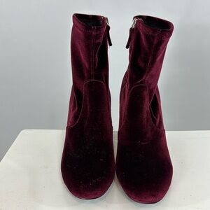 Steve Madden Burgundy Velvet Gaze Ankle Boot, Size 10M